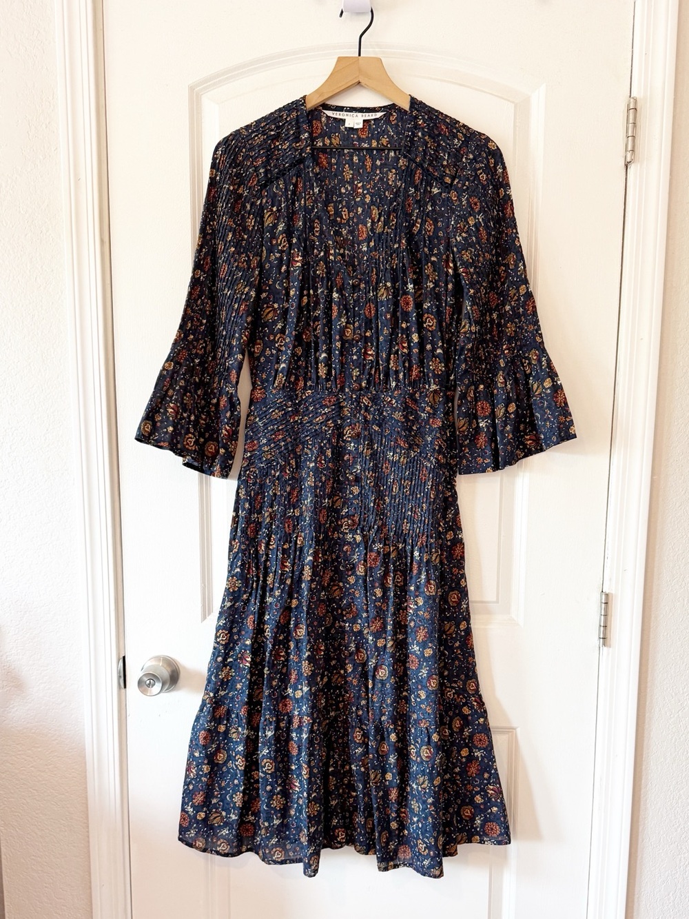 Veronica Beard Shireen Pleated Floral Midi Dress Sz 6 - Picture 3 of 10